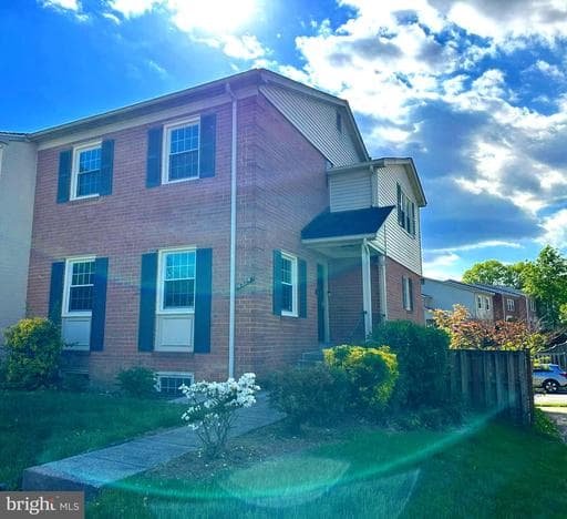 4524 Windsor Arms Ct, Annandale, VA 22003-5750, United States - Photo 1