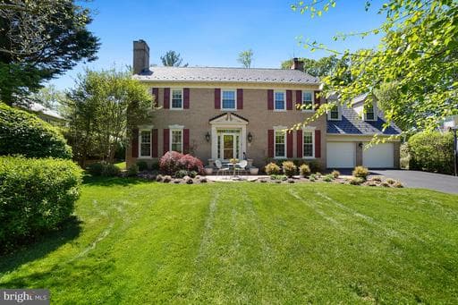 10 MEYER POINT COURT - Photo 1