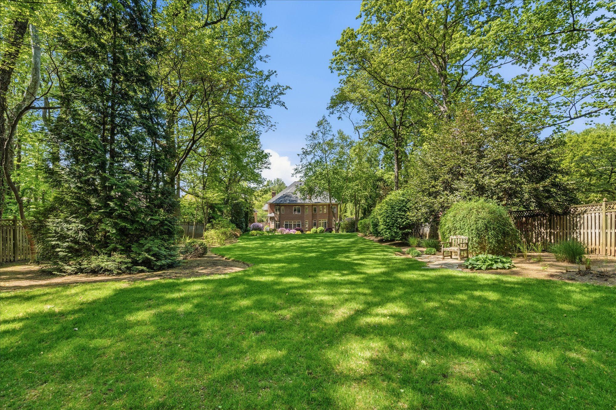 6704 Honesty Dr, Bethesda, MD 20817-5516, United States