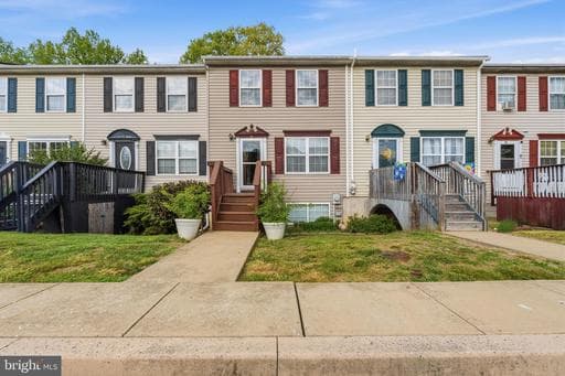 40 HICKORY DRIVE - Photo 1