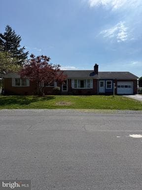 131 COUNTRY CLUB CIRCLE - Photo 1