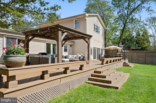 7113 Carol Ln, Falls Church, VA 22042-3713, United States