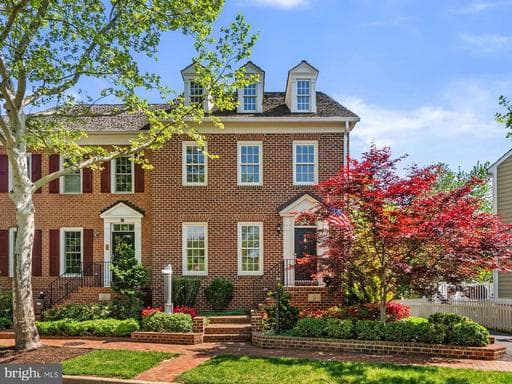 3 KENT GARDENS CIRCLE - Photo 1