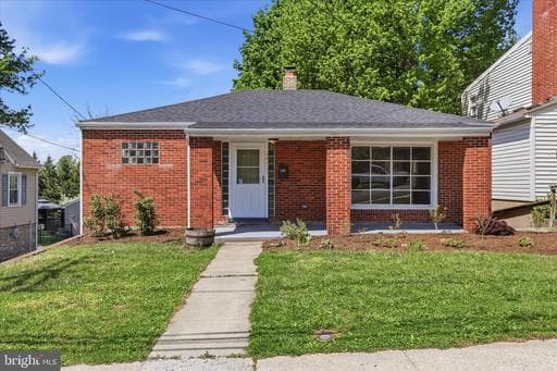 141 LAKIN AVENUE - Photo 1
