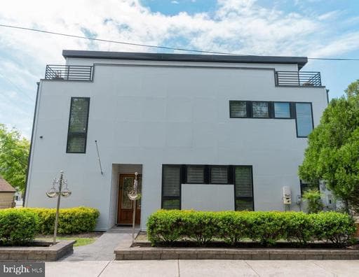 900 20TH STREET