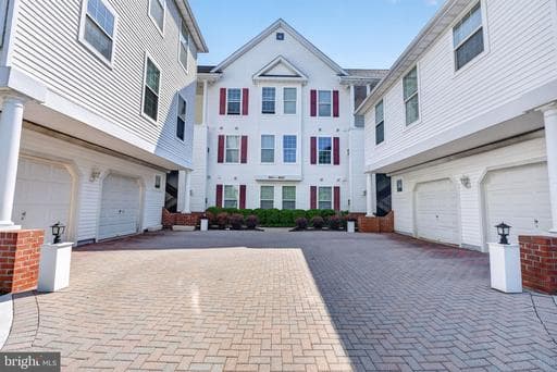 9645 DEVEDENTE DRIVE 204