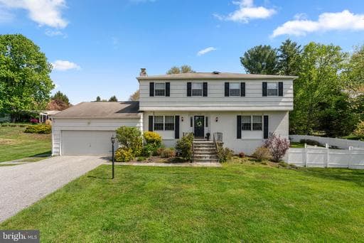5008 LAKE CIRCLE - Photo 1