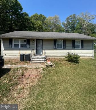 115 DOUGLAS DRIVE - Photo 1