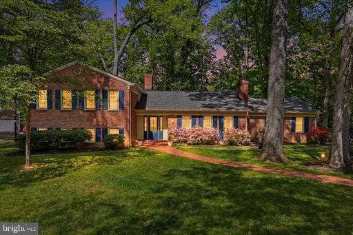 2400 BEEKAY COURT - Photo 1
