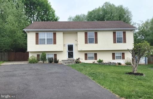 620 CLUBHOUSE WAY - Photo 1