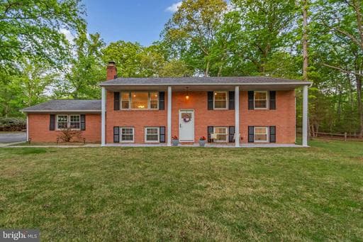9301 BROOKWOOD PLACE - Photo 1