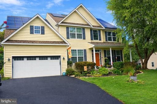 33 SUNBURST DRIVE - Photo 1