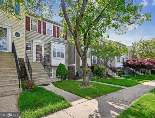 2441 WENTWORTH DRIVE - Photo 1