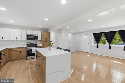 6109 COLONIAL TERRACE - Photo 1
