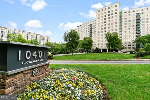 10401 GROSVENOR PLACE 1009 - Photo 1