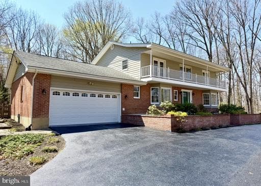 405 SPRING VALLEY DRIVE - Photo 1