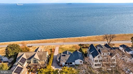 113 BAY DRIVE