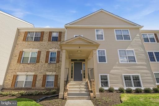 5 NORMANDY SQUARE COURT 1-B - Photo 1