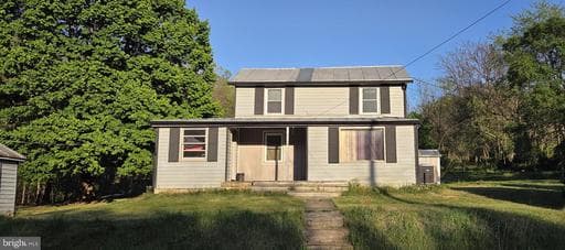 8168 DAPHNA ROAD - Photo 1