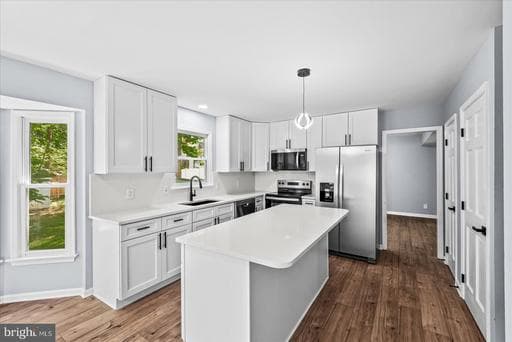 32 KELLY WAY - Photo 1