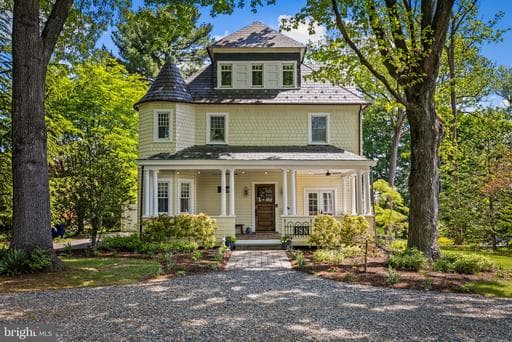 18 BEAUMONT AVENUE - Photo 1