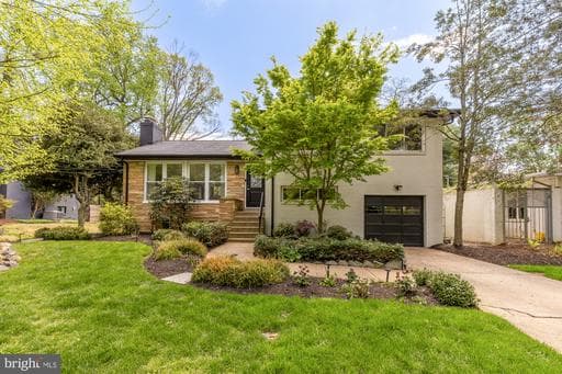 4401 COLORADO AVENUE - Photo 1