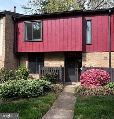 1709 IVY OAK SQUARE 18 - Photo 1