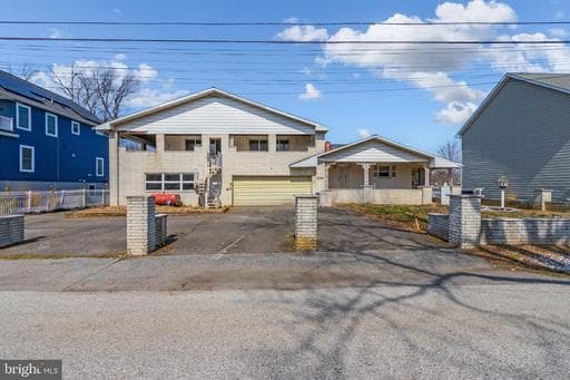 1254 WASHINGTON DRIVE - Photo 1