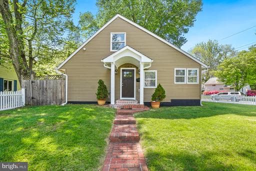 12804 ARDENNES AVENUE - Photo 1