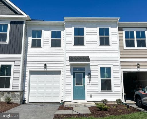 111 HEIRLOOM WAY
