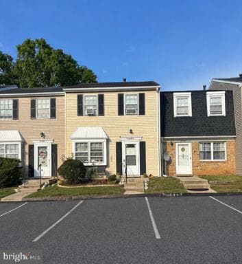 6445 HERITAGE HILL DRIVE - Photo 1