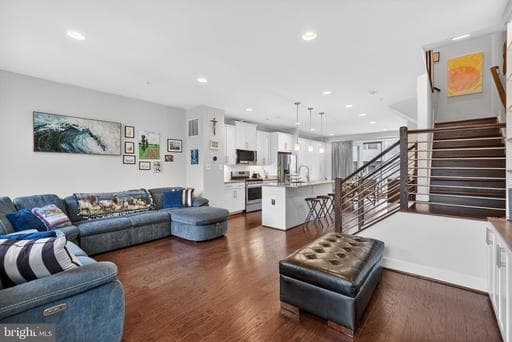 5138 LONGSTONE WAY - Photo 1
