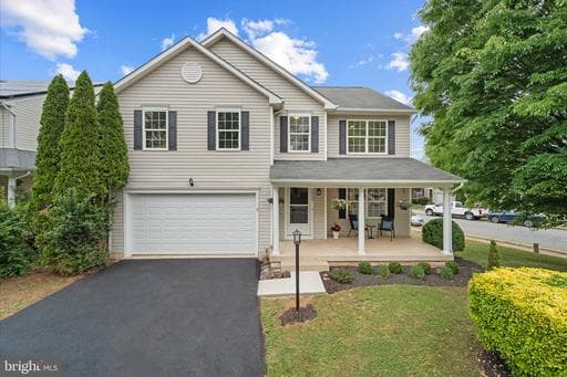 2024 CHESTNUT DRIVE - Photo 1