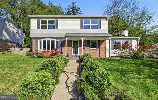 10809 DRUMM AVENUE - Photo 1