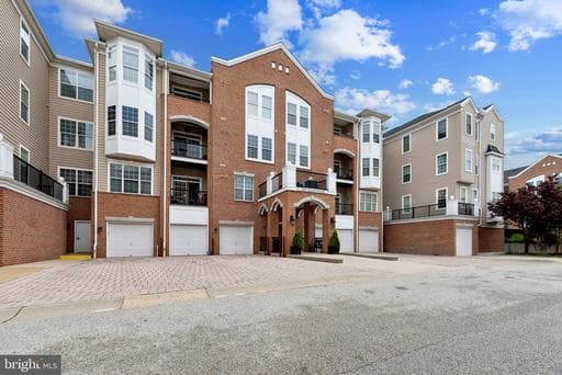 6155 SHADYWOOD ROAD 401 - Photo 1