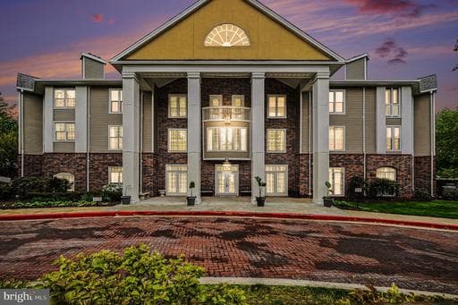 600 SQUIRE LANE 600-2B - Photo 1
