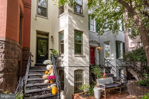 810 NORTH CAROLINA AVENUE - Photo 1