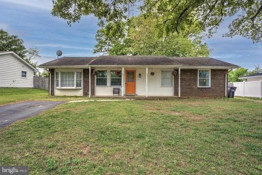 402 WILLIAMSBURG ROAD - Photo 1