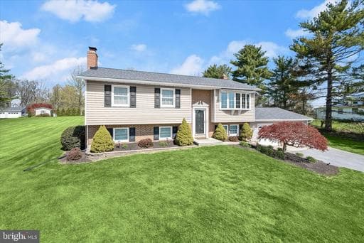 3002 GLENVUE DRIVE - Photo 1