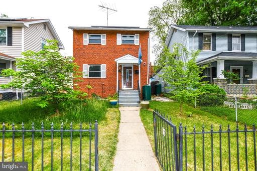 19 ANACOSTIA ROAD - Photo 1