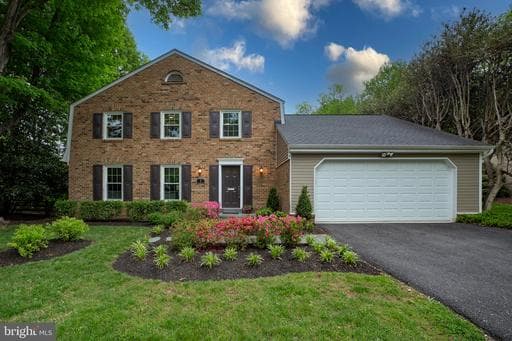 7 OLD CREEK COURT - Photo 1