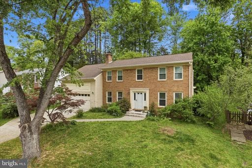 9008 LAKE BRADDOCK DRIVE - Photo 1