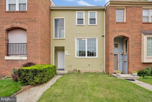 10721 CASTLETON TURN - Photo 1
