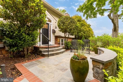 2801 S JOYCE STREET - Photo 1