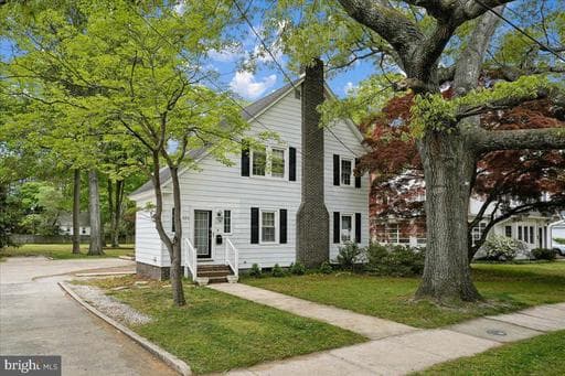 420 PINEHURST AVENUE - Photo 1
