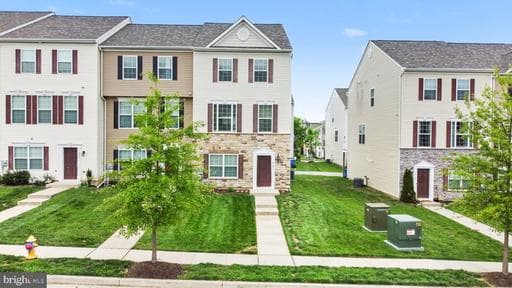 414 CHARLESTOWN CROSSING BOULEVARD - Photo 1