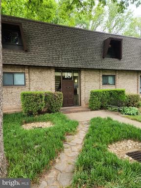 11618 VANTAGE HILL ROAD 12B - Photo 1
