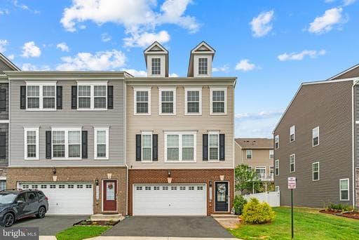 10614 HINTON WAY - Photo 1