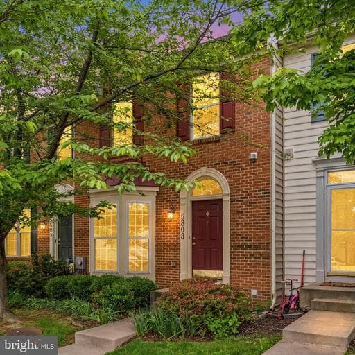 5803 WHITEROSE WAY - Photo 1