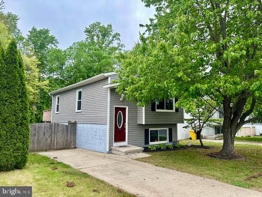8020 ESCALON AVENUE - Photo 1